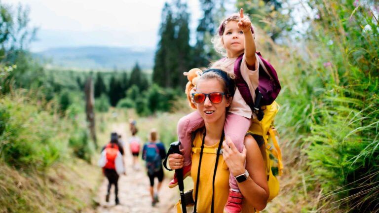 Trekking con i bambini- scegli lo zaino giusto